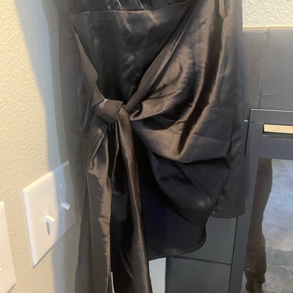 black asymmetrical dress - Picture 3 of 3